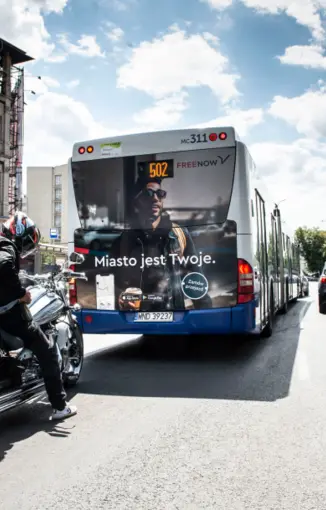 Freenow - fullback - reklama na autobusach