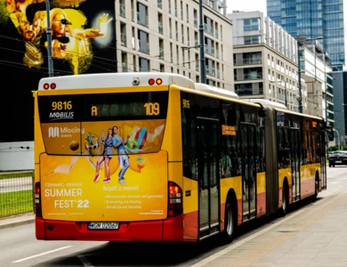 Galeria Młociny - reklama na tyłach autobusów