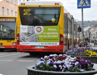 Unidevelopment - back - reklama na tyłach autobusów