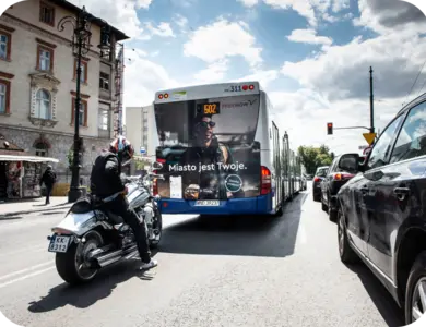 Freenow - fullback - reklama na autobusach