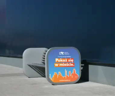 Reklama na ławkach w Silesia City Center i jej zalety
